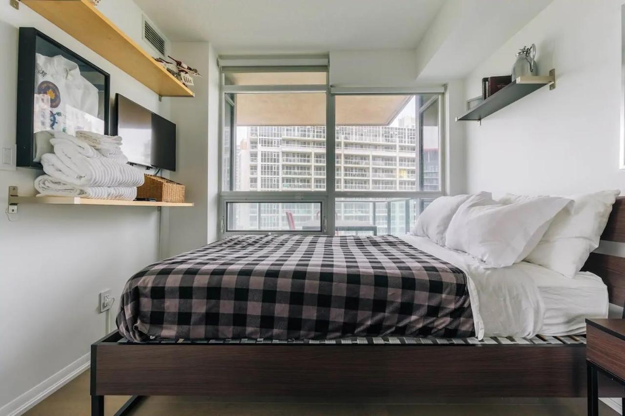 Premium 2 Bed Luxury Bath & Parking Apartment Toronto Exterior photo
